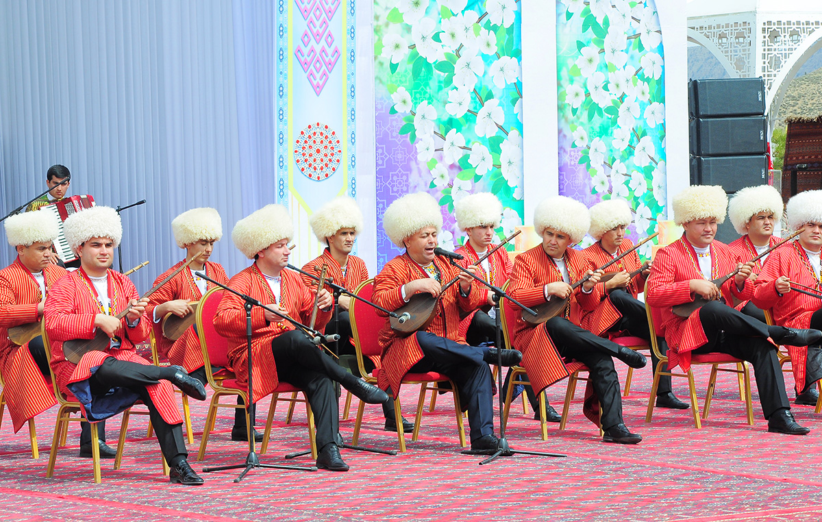 Туркмен музыка. Бахши Туркменистана. Дутар Туркмения. Культура Туркменистана. Туркменские музыканты.